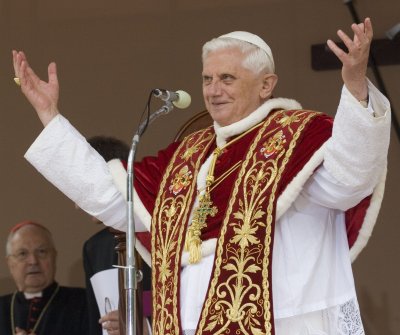 Папа Римский будет проповедовать в Интернете