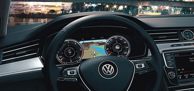 В Украине появились в продаже Volkswagen Passat с интерактивными бортовыми дисплеями