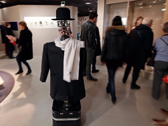 В музее Парижа работает робот-искусствовед