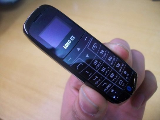 Long-CZ J8- самый маленький мобильный телефон
