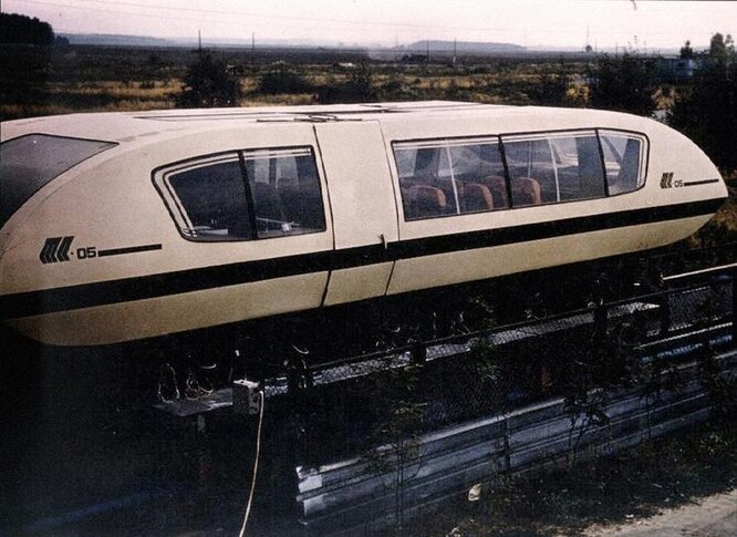 Советский поезд на магнитной подушке четверть века провел 