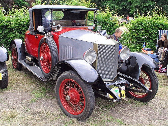 Компания Métallurgique делала автомобили с 1898 по 1928 год, а затем была «проглочена» конкурентом – Imperia. На снимке – Métallurgique 12-14 HP sports roadster 1921 года.