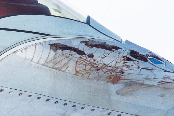Как стареют истребители: посмотрите на фото облезающего F-22