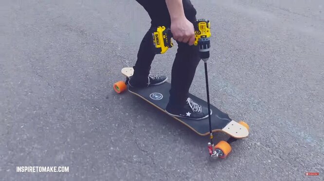 Блогер собрал скейтборд с приводом от... электродрели