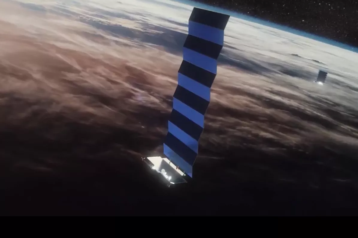 Солнечная буря «убила» 40 из 49 спутников Илона Маска