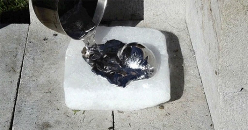 Расплавленный алюминий вылили в жидкий азот - и вот что получилось