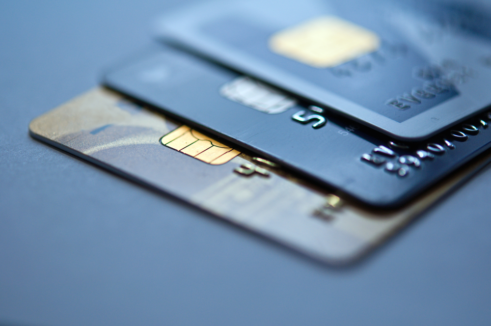 Кому и зачем нужны кредитная карта