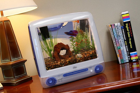 Компьютер Macintosh превращается в аквариум