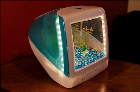 Компьютер Macintosh превращается в аквариум