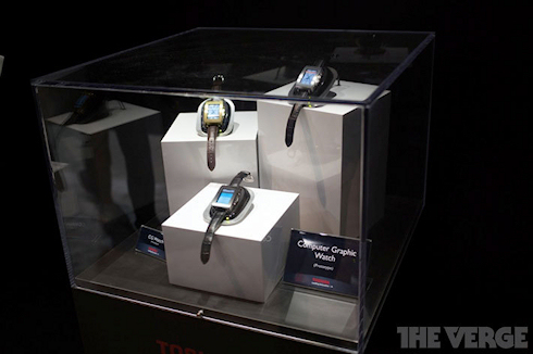 Часы Toshiba с OLED-дисплеем