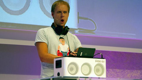M1X-DJ Sound System – «яблочный» диджейский пульт от Philips