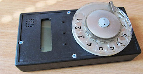 Ретро-мобильник с дисковым номеронабирателем