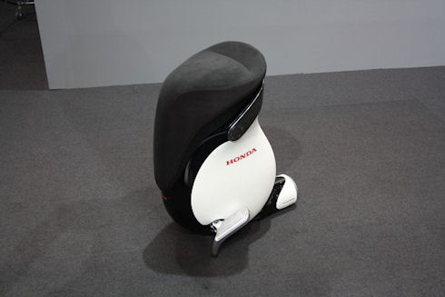 Honda усовершенствовала робо-стул UNI-CUB