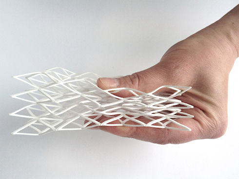 Голландский дизайнер разработала на 3D-принтере кресло, принимающее форму человеческого тела