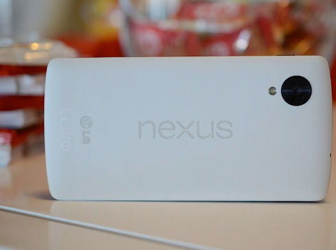 Google Nexus 5 – первый смартфон на Android 4.4 KitKat