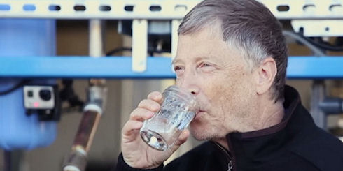 Биллу Гейтсу пришлась по вкусу вода, изготовленная из фекалий