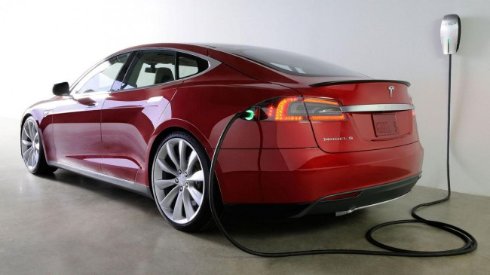 Электромобили от Tesla обзаведутся роботизированной зарядкой