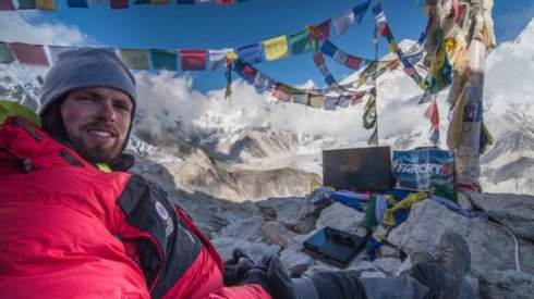 Геймер установил рекорд на горе Эверест
