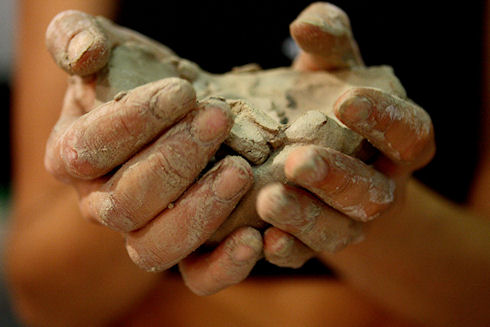 Как глина помогает справиться с бессонницей?