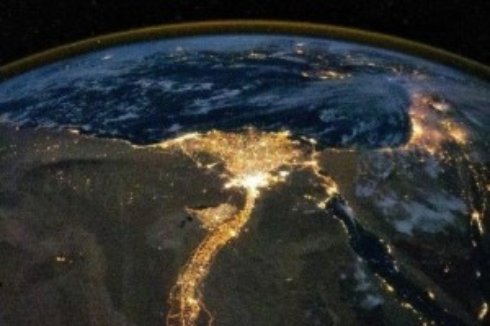 Космонавты показали, как выглядит ночная Земля с орбиты (Видео)