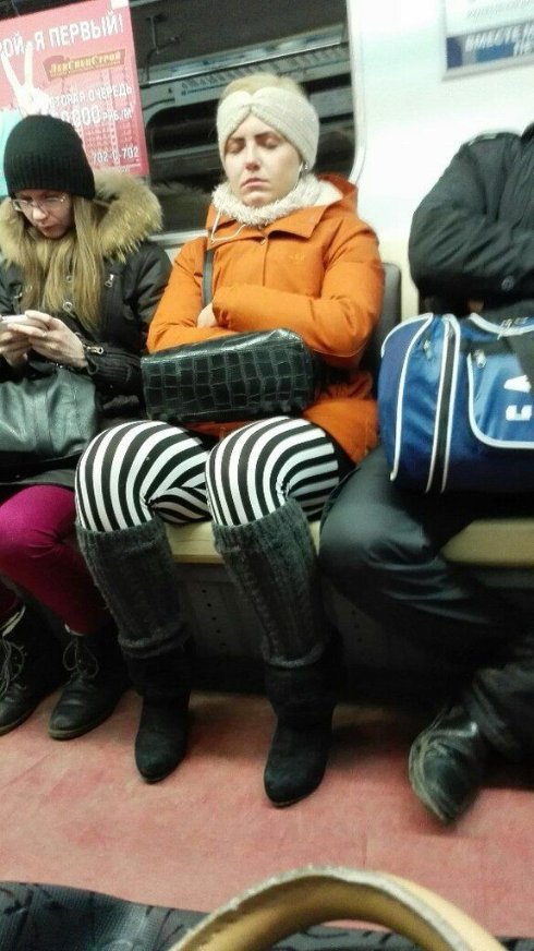 Модники питерского метро: не ищите этому логических объяснений (Фото)