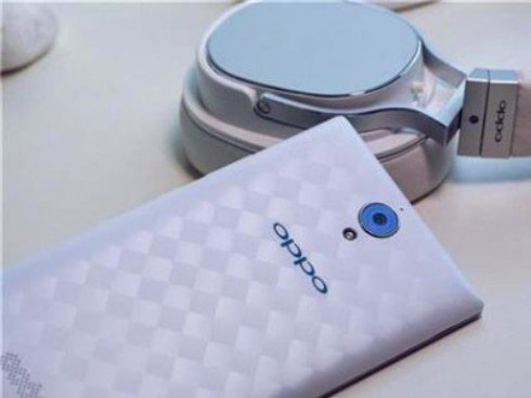 Oppo анонсировала U3 — камерофон с высоким качеством звука