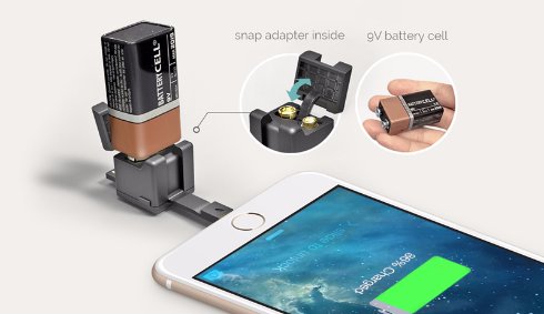 Смартфон можно будет зарядить при помощи батарейки