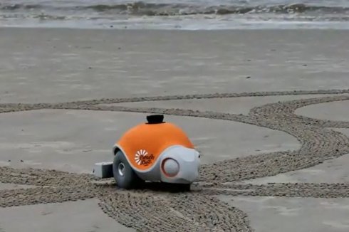 Создан робот, умеющий рисовать на песке
