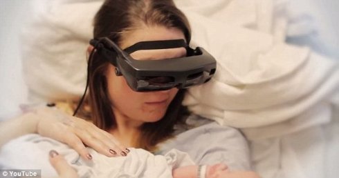 «Умные» очки помогли слепой женщине увидеть своего ребёнка
