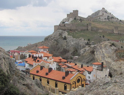 В Крыму появится гостиница в виде средневекового замка В Крыму появится гостиница в виде средневекового замка