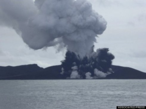 Вулкан создал остров в открытом море