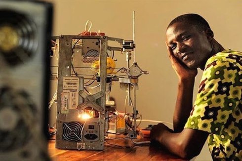 Житель Того превратил электронный мусор в 3D-принтер
